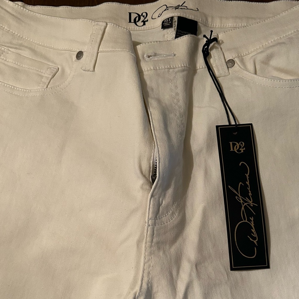 DG2 Cream Capris